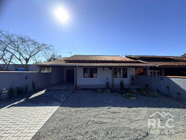 Casa para Venda em Balneário Barra do Sul - 2